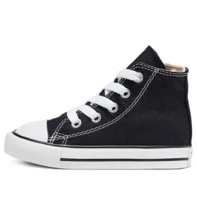 Chuck Taylor All “Star Black”