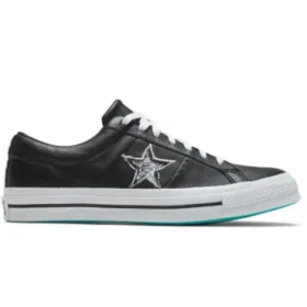 One Star Graffiti Black White “Black White”