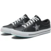 One Star Graffiti Black White “Black White”